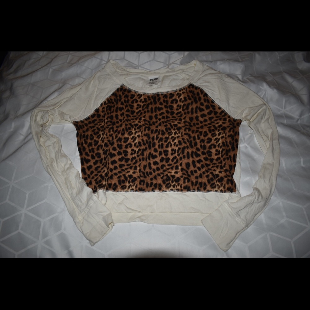 PINK Cheetah Cropped Long Sleeve Tee